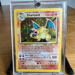 1999 Pokémon Base Set #4 Charizard Holo